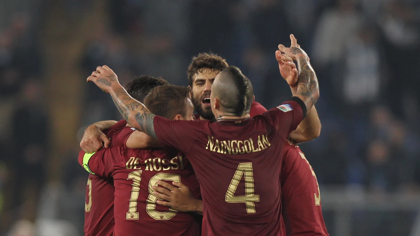 Jugadores de la Roma celebrando un gol Jugadores de la Roma celebrando un gol