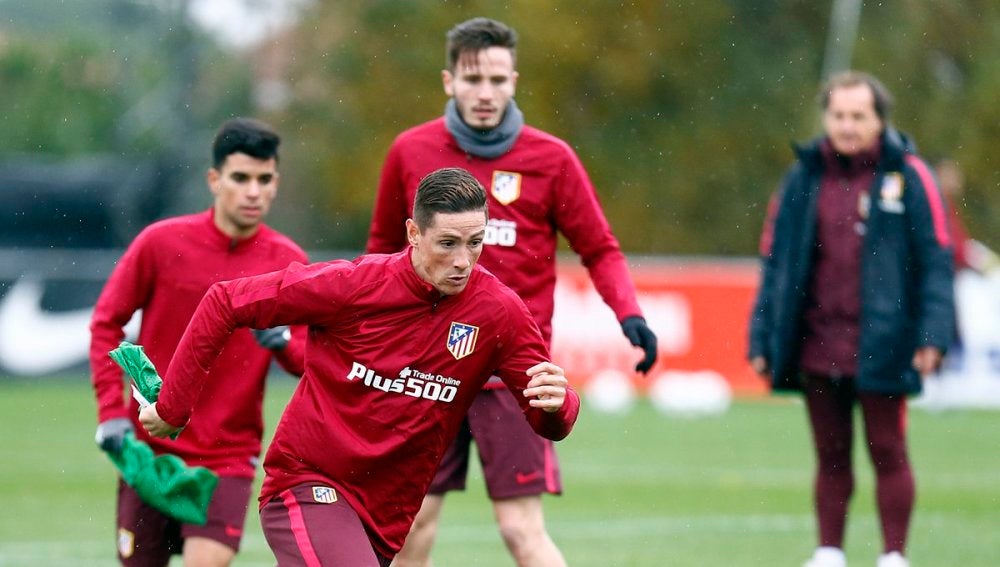 Torres, en un entrenamiento con el Atlético