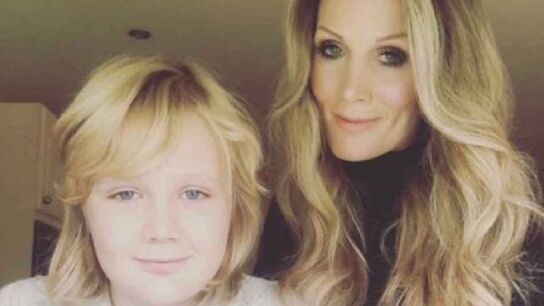 Aj Weir junto a su hijo Morgan