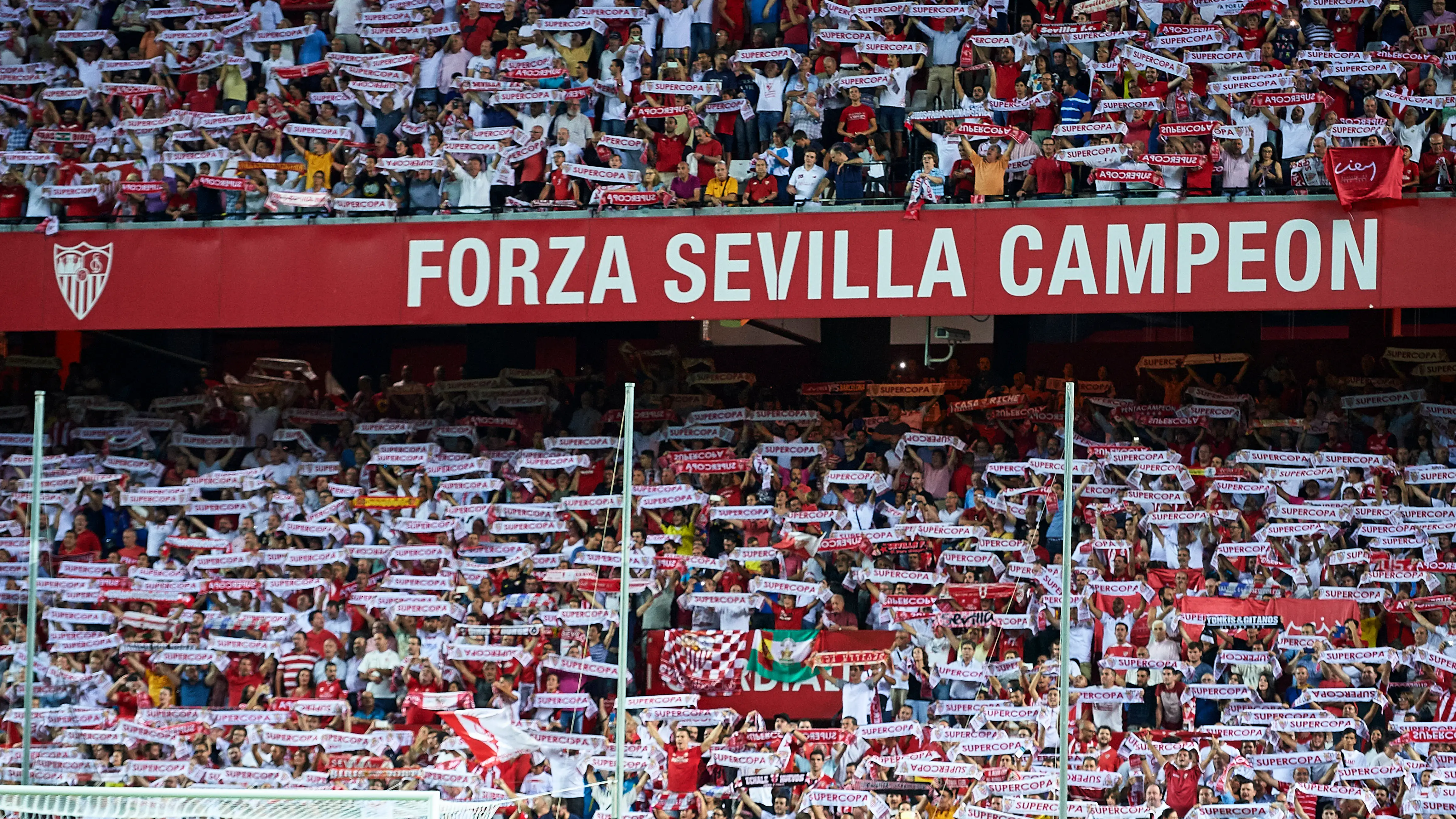 La afición del Sevilla en el Sánchez Pizjuán La afición del Sevilla en el Sánchez Pizjuán