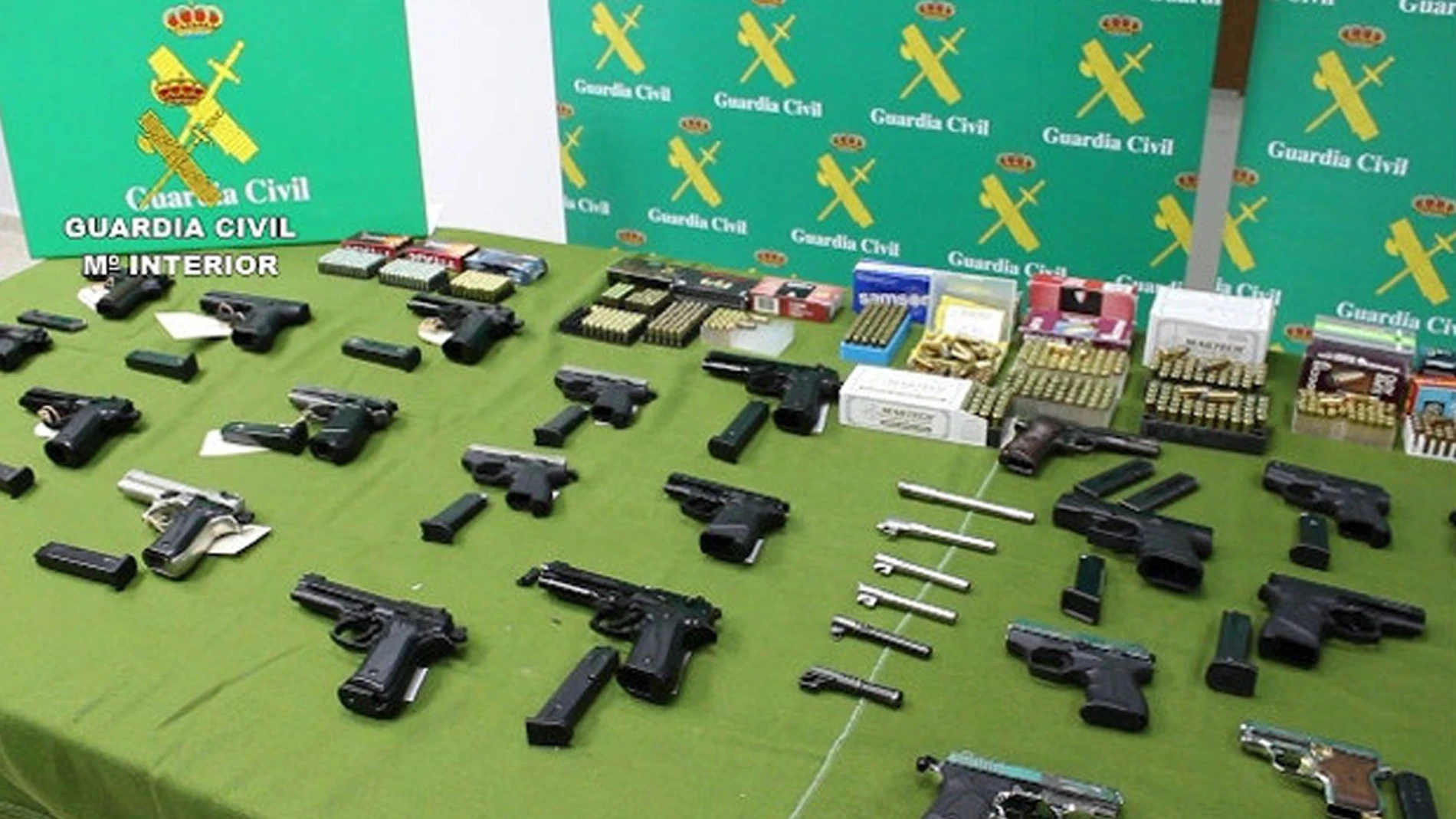 Armas incautadas en el operativo de la Guardia Civil