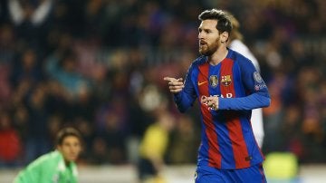 Leo Messi celebra su gol al Gladbach