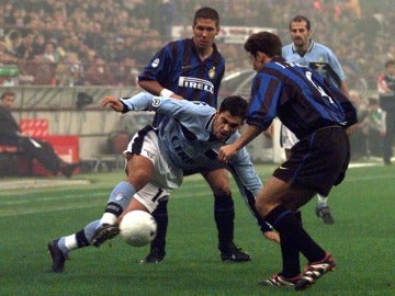 Simeone y Zanetti, durante su época en el Inter de Milán Simeone y Zanetti, durante su época en el Inter de Milán