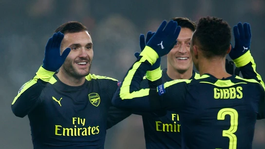 Lucas Pérez celebra uno de sus goles ante el Basilea Lucas Pérez celebra uno de sus goles ante el Basilea