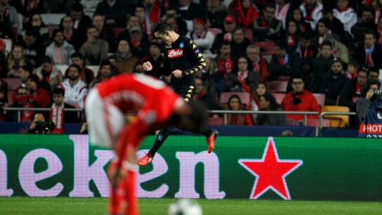 Callej&oacute;n celebra su gol ante el Benfica