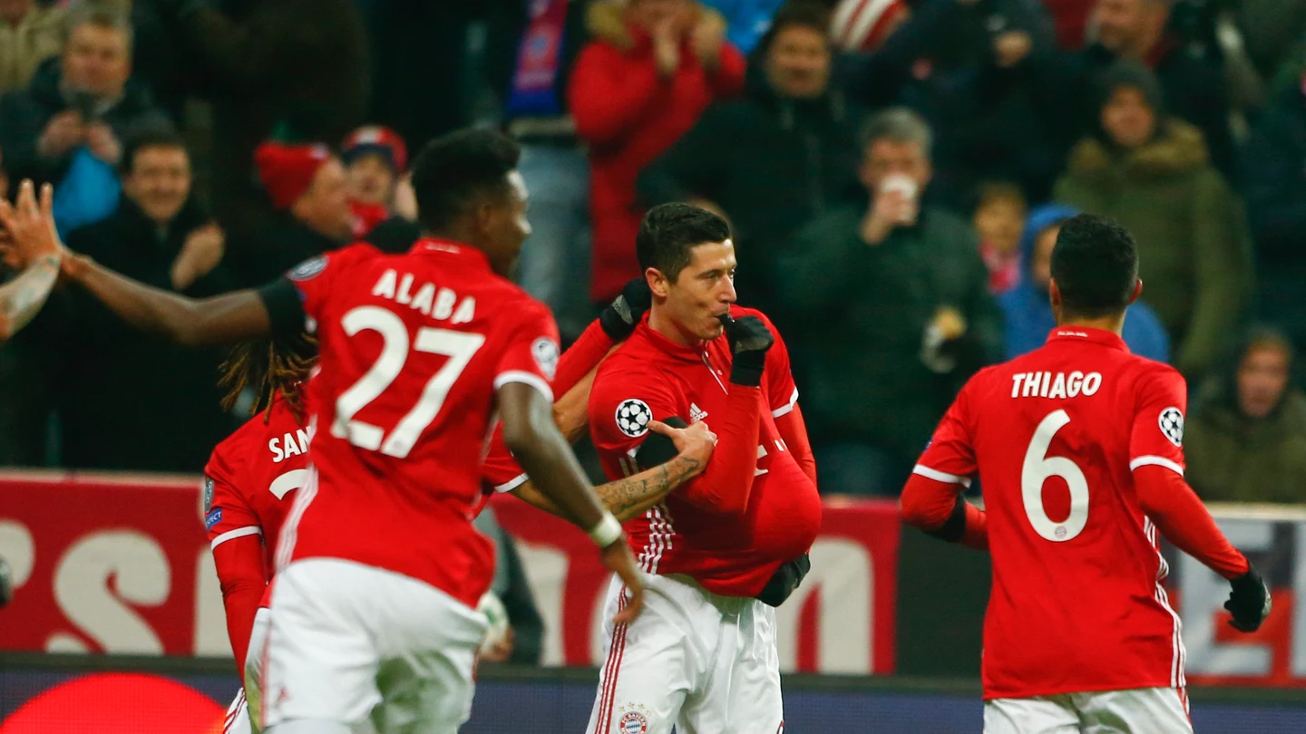 Lewandowski celebra su gol ante el Atlético de Madrid Lewandowski celebra su gol ante el Atlético de Madrid