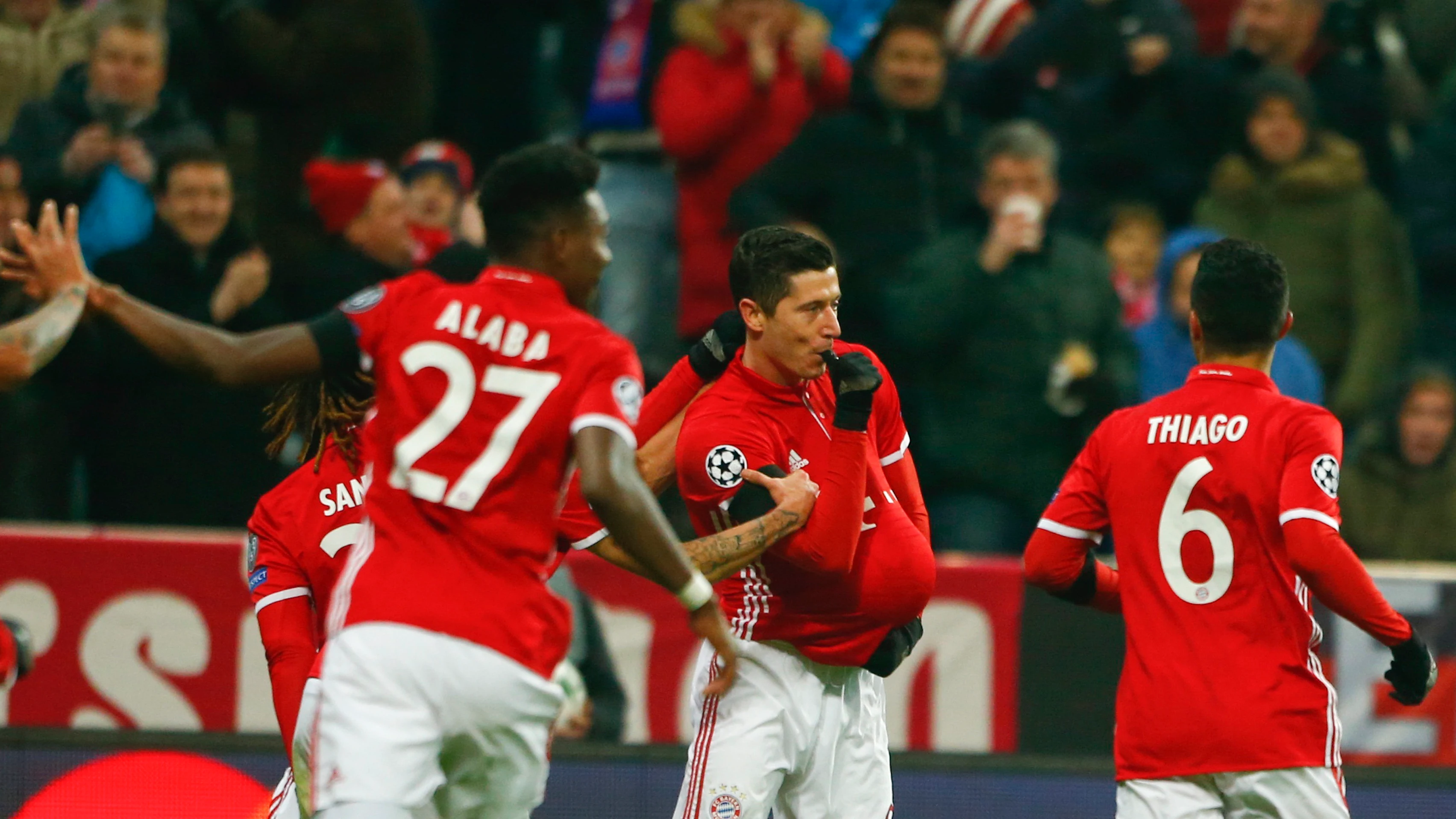 Lewandowski celebra su gol ante el Atlético de Madrid