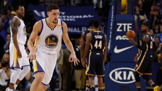 Klay Thompson celebra uno de sus triples contra los Pacers Klay Thompson celebra uno de sus triples contra los Pacers