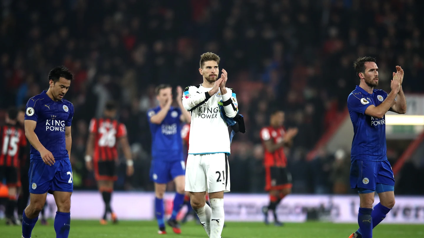 Los jugadores del Leicester se lamentan tras la derrota Los jugadores del Leicester se lamentan tras la derrota