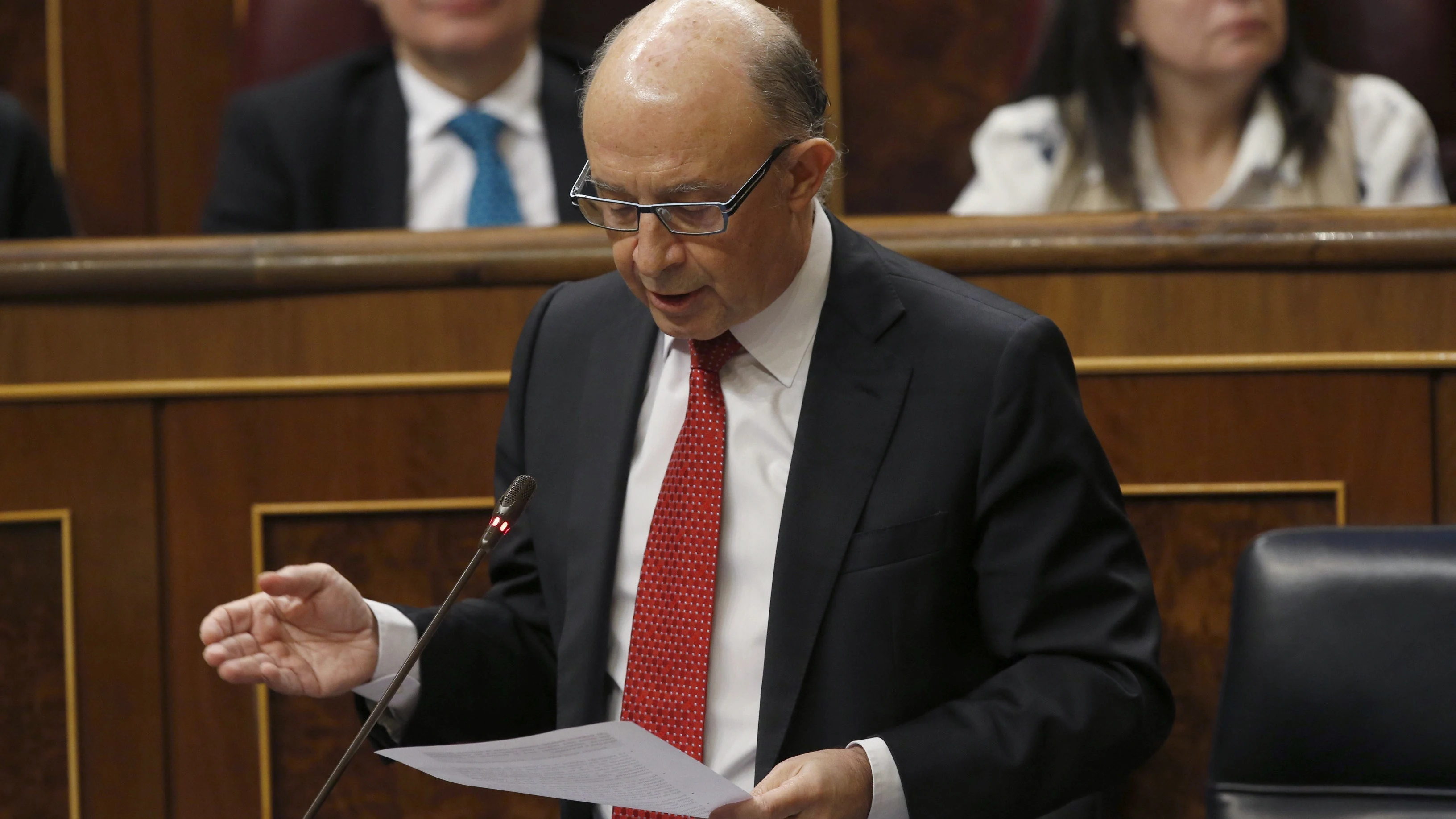 Cristóbal Montoro en su estrado en el Congreso