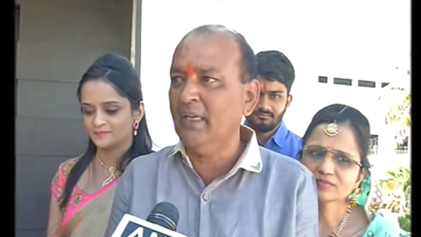 El empresario indio Ajay Munot con su familia El empresario indio Ajay Munot con su familia