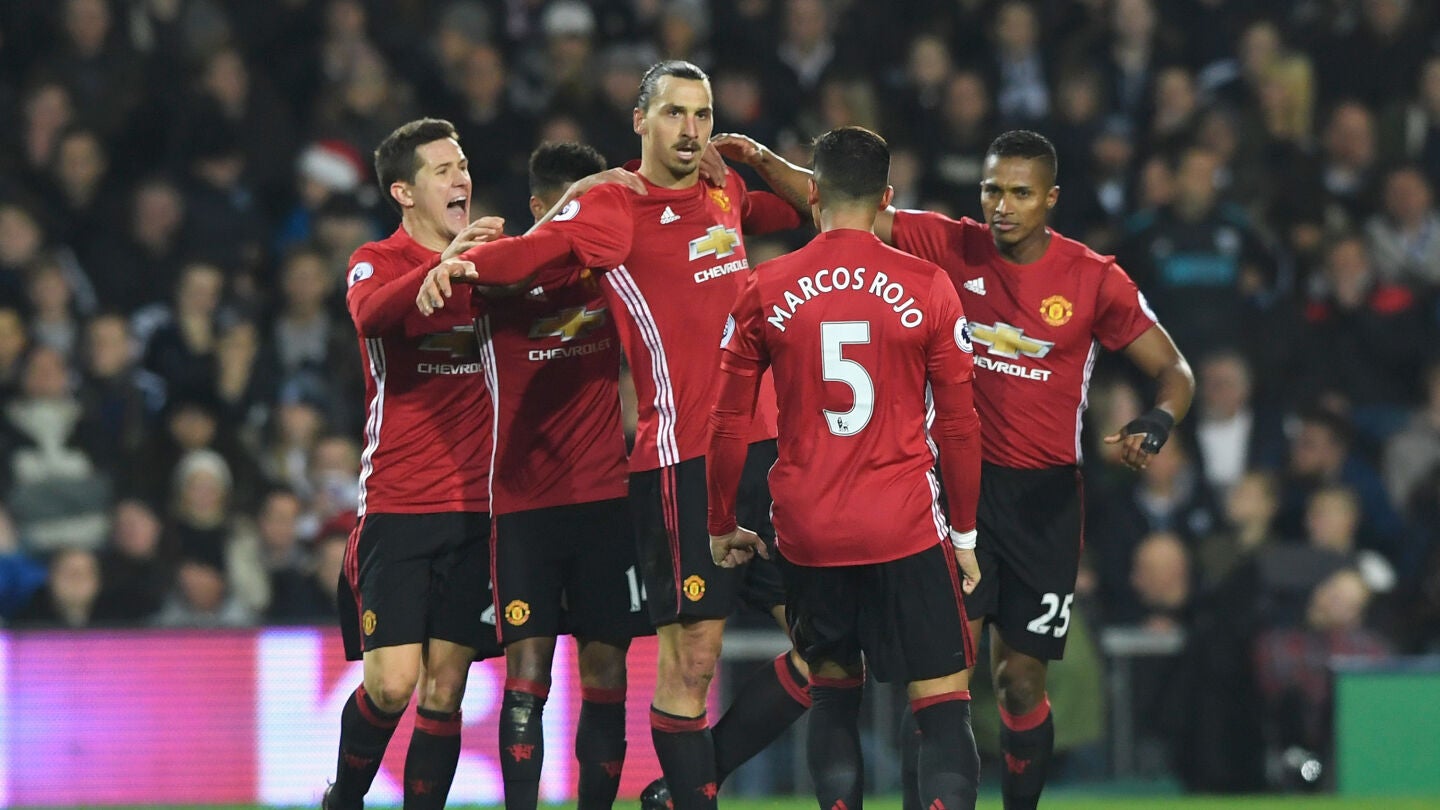 Ibrahimovic celebrando uno de sus goles frente al Bromwich