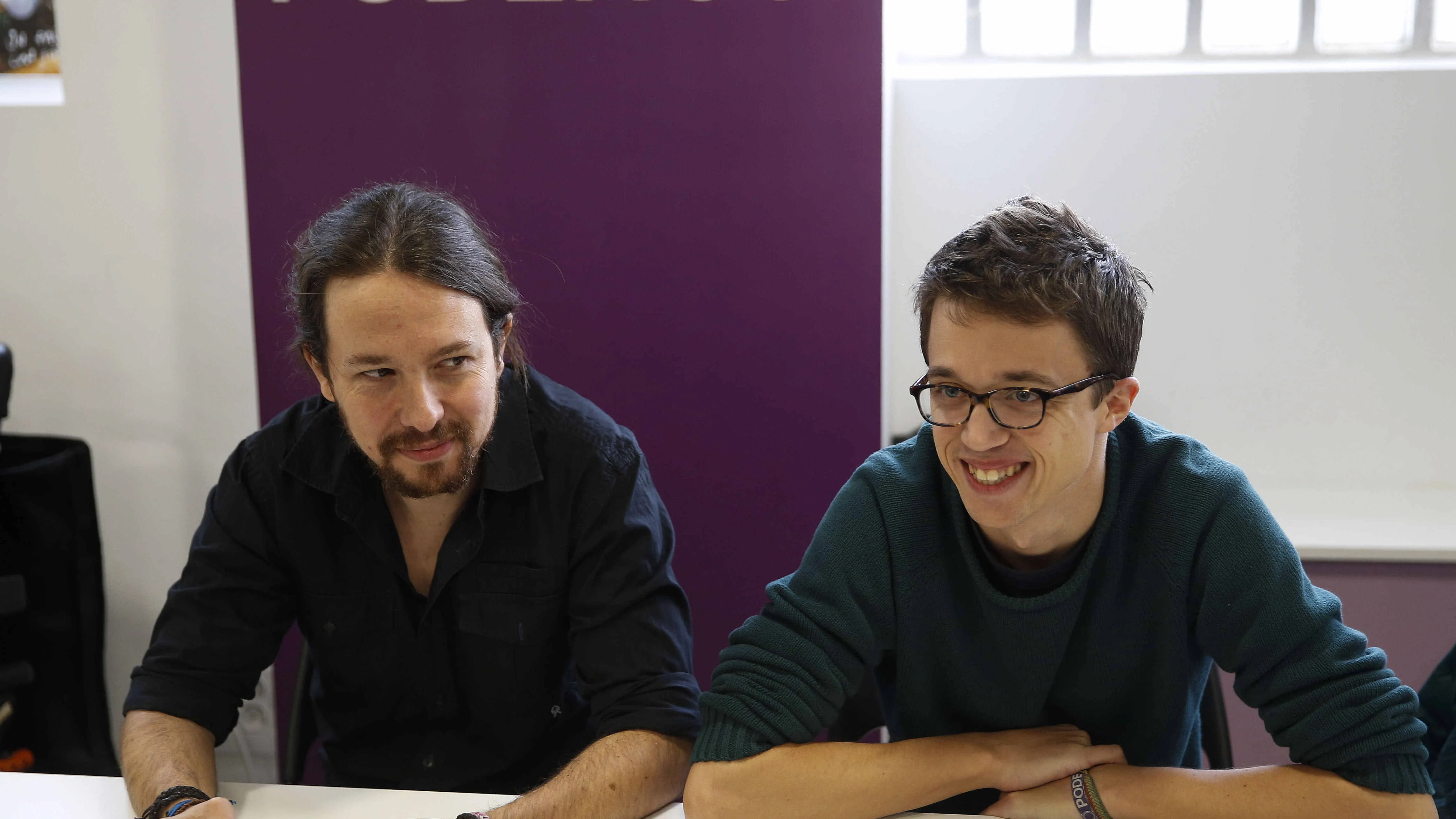 El secretario general de Podemos, Pablo Iglesias, y el número dos, Íñigo Errejón, durante la reunión hoy del consejo ciudadano para ratificar la fecha de la asamblea estatal del partido