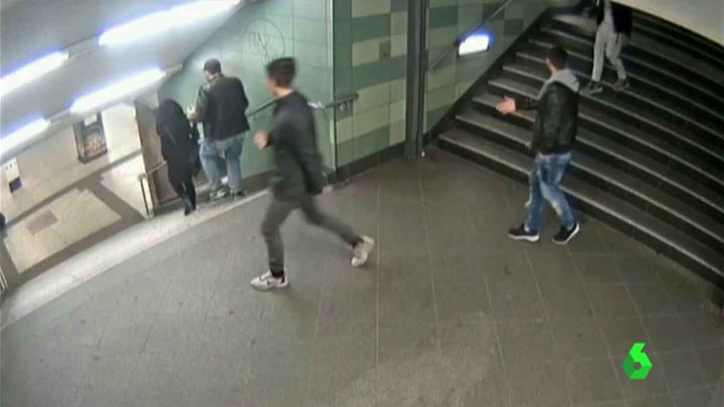 Frame 12.89533 de: BERLIN