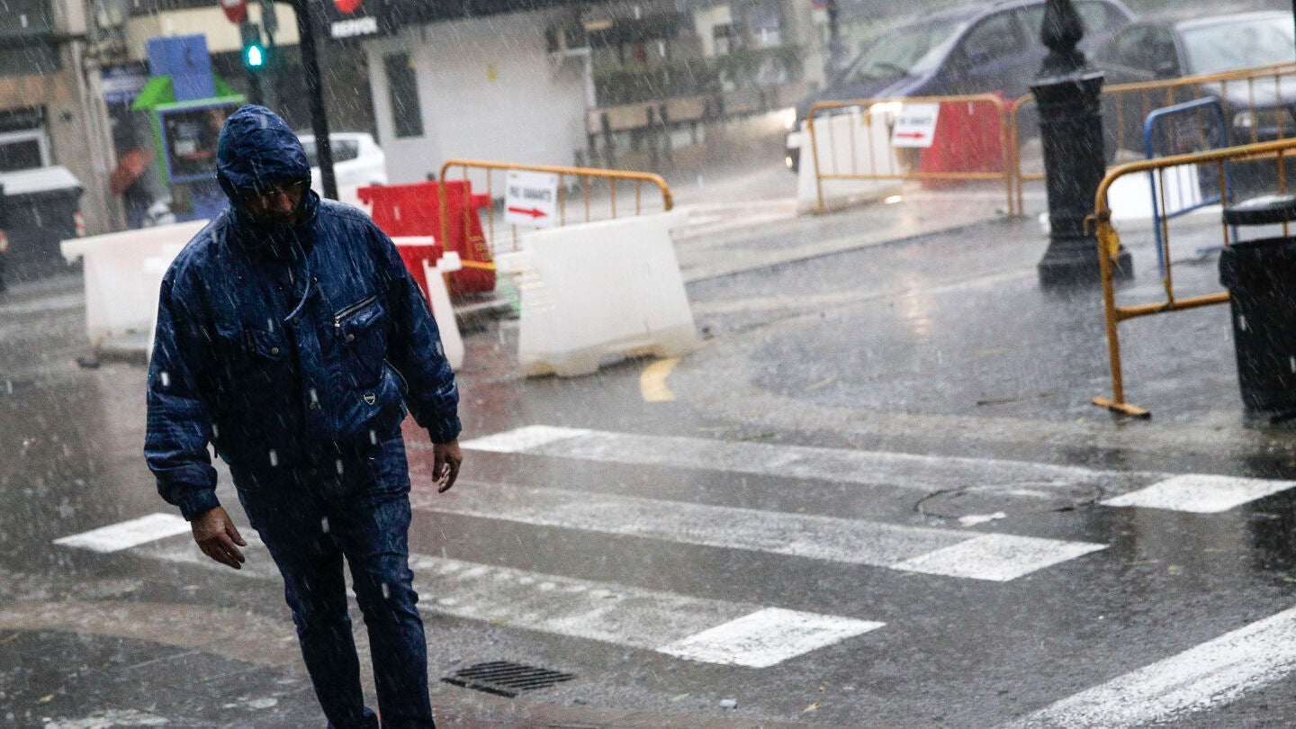 Calles cortadas por el temporal de lluvia