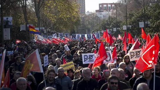 Los sindicatos se manifiestan en Madrid contra los recortes del Gobierno Los sindicatos se manifiestan en Madrid contra los recortes del Gobierno