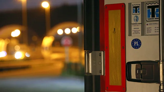 Foto de archivo de un camión frigorífico en cuyo interior fueron localizados varios refugiados sirios con síntomas de falta de oxígeno e hipotermia, en España Foto de archivo de un camión frigorífico en cuyo interior fueron localizados varios refugiados sirios con síntomas de falta de oxígeno e hipotermia, en España