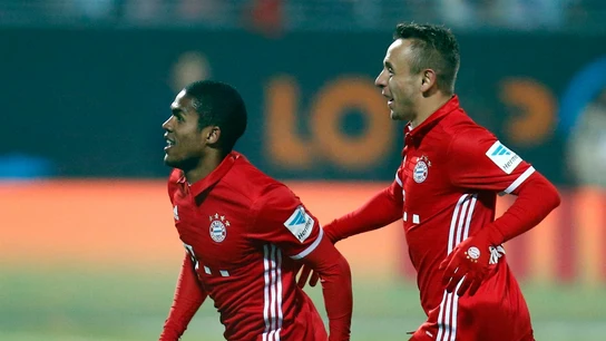 Douglas Costa celebra un gol con el Bayern Douglas Costa celebra un gol con el Bayern