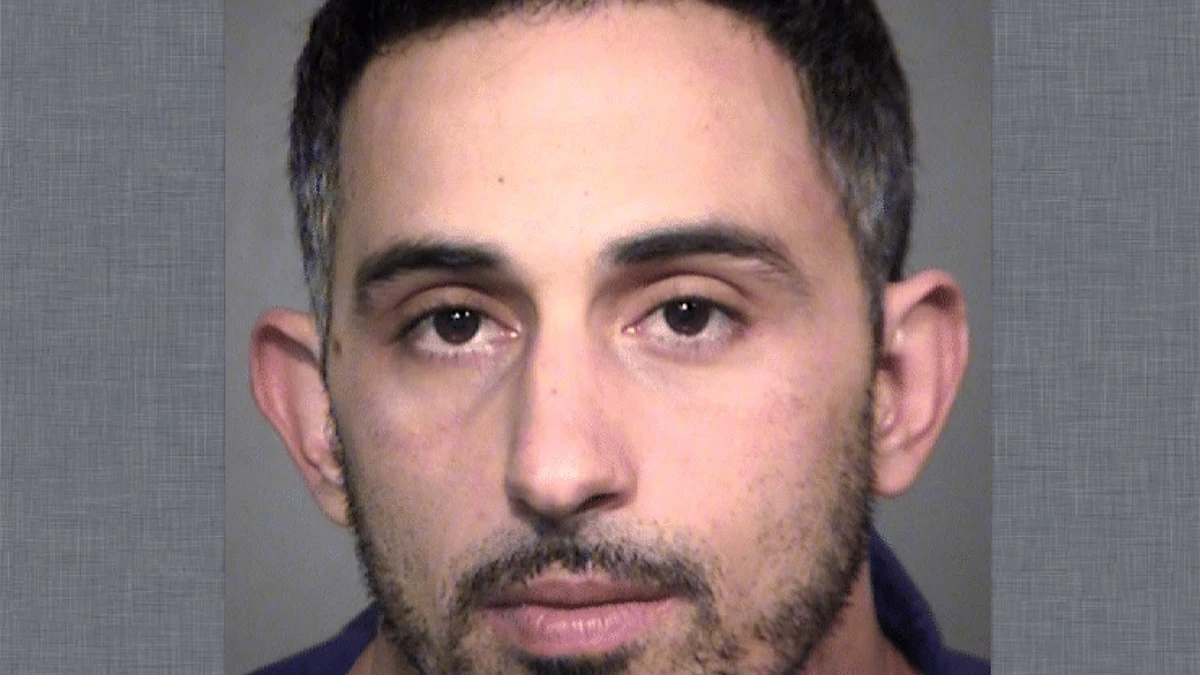 Oren Aharon Cohen, se mete en una casa ajena y acuna a una ni&ntilde;a