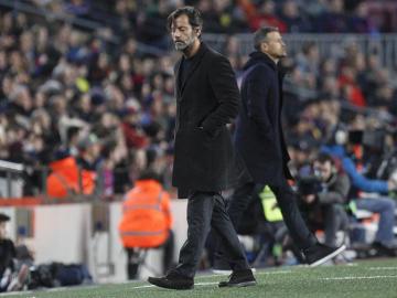 Luis Enrique y Quique Sánchez Flores en el derbi catalán. Luis Enrique y Quique Sánchez Flores en el derbi catalán.
