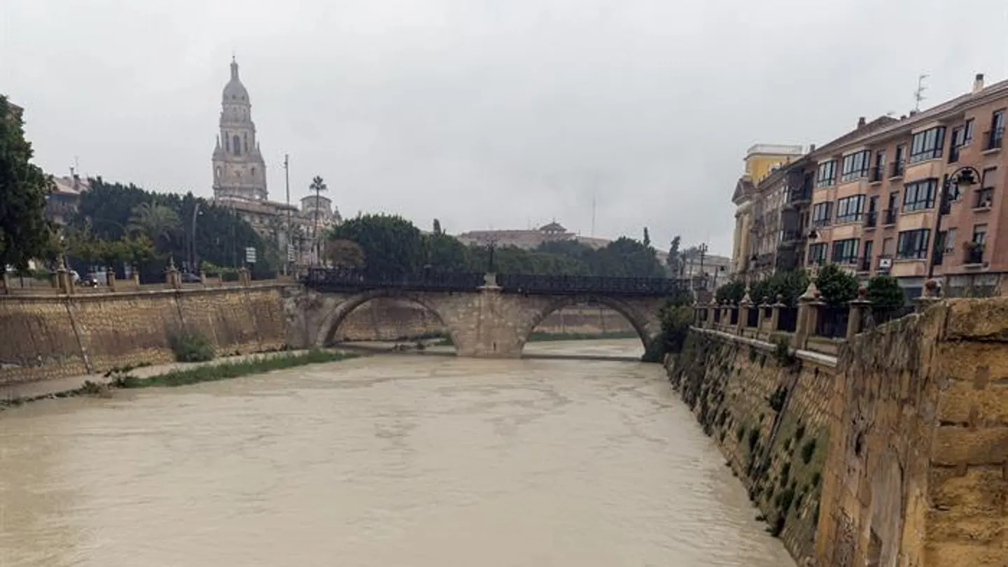 El rio Segura a su paso por Murcia El rio Segura a su paso por Murcia