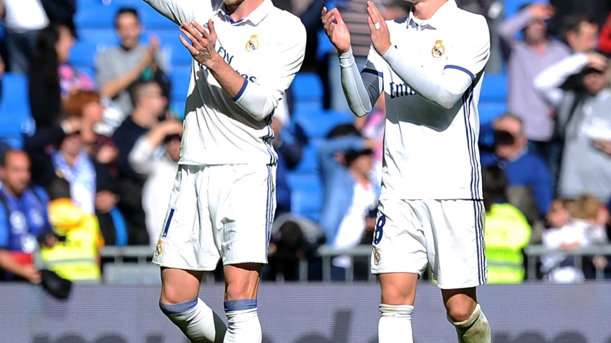 Bale, junto a Toni Kroos Bale, junto a Toni Kroos