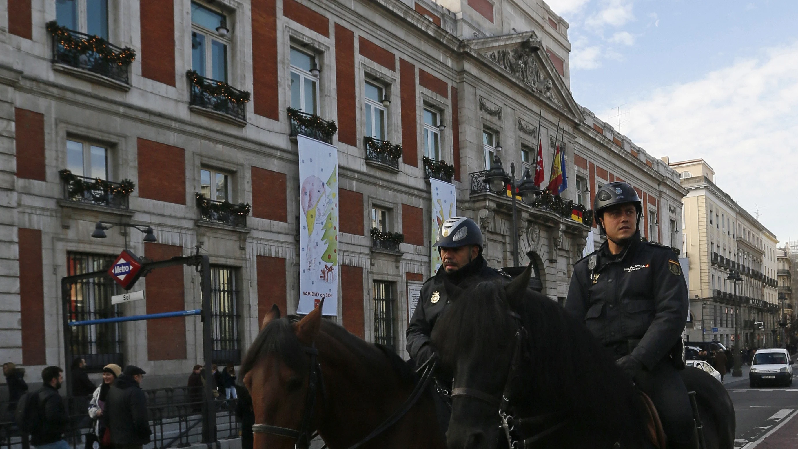 Policías a caballo en la Puerta del Sol