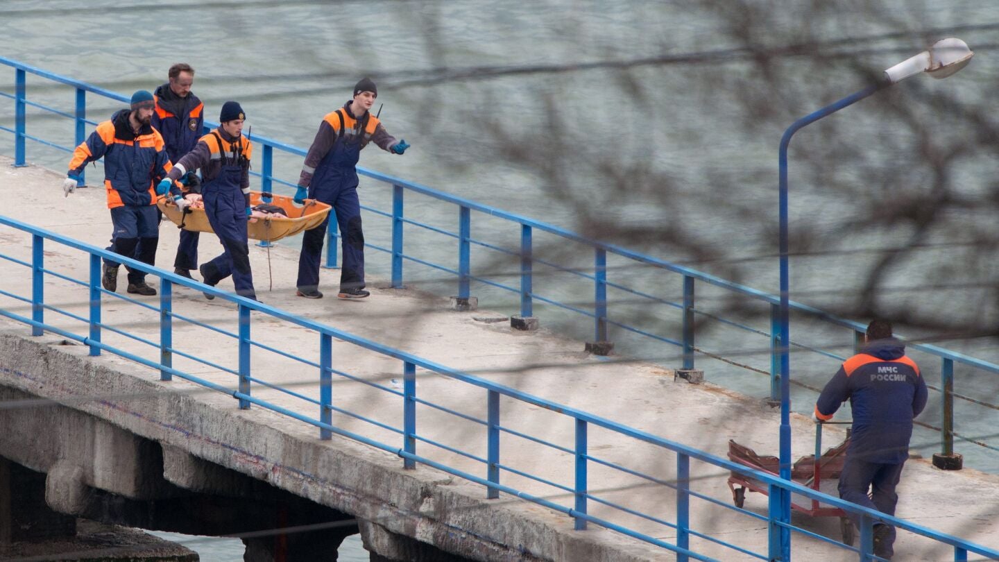 Servicios de rescate en el avi&oacute;n ruso que se ha estrellado