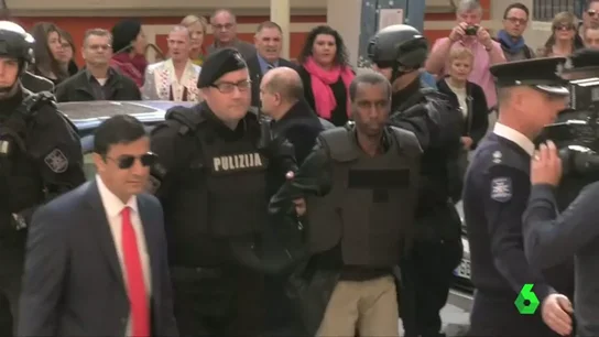 Frame 0.0 de: Los dos autores del secuestro del avión libio desviado a Malta se declaran inocentes ante el juez Frame 0.0 de: Los dos autores del secuestro del avión libio desviado a Malta se declaran inocentes ante el juez