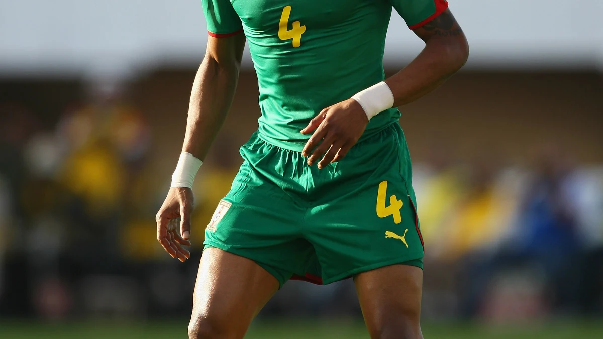 Rigobert Song, en un partido con Camerún Rigobert Song, en un partido con Camerún