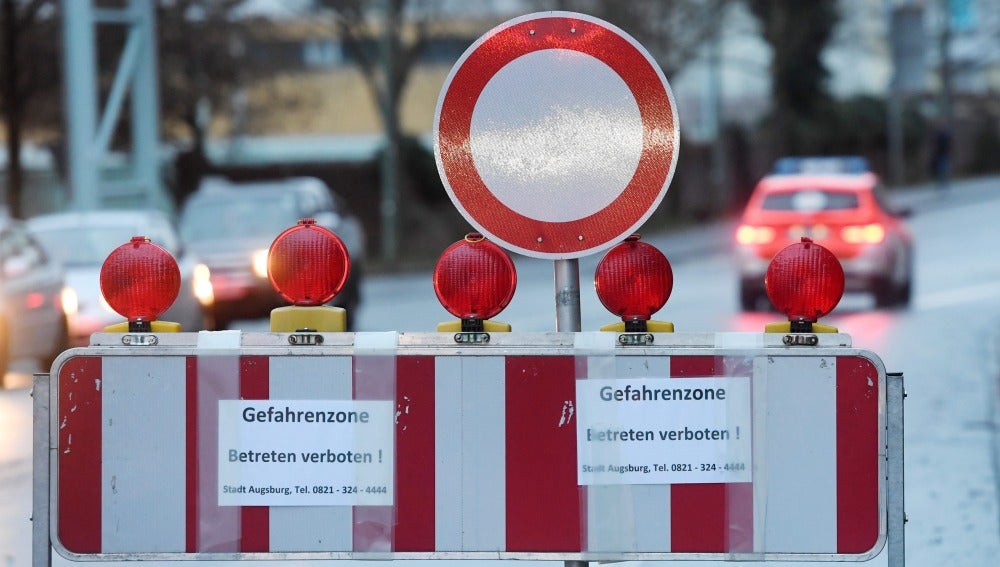 Una señal en el lugar que se ha evacuado a la población alemana