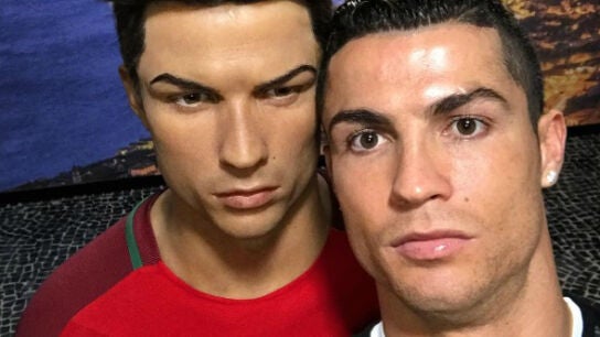 Cristiano, con su r&eacute;plica de cera