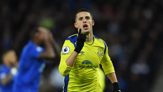 Kevin Mirallas celebra el 0-1 ante el Leicester Kevin Mirallas celebra el 0-1 ante el Leicester