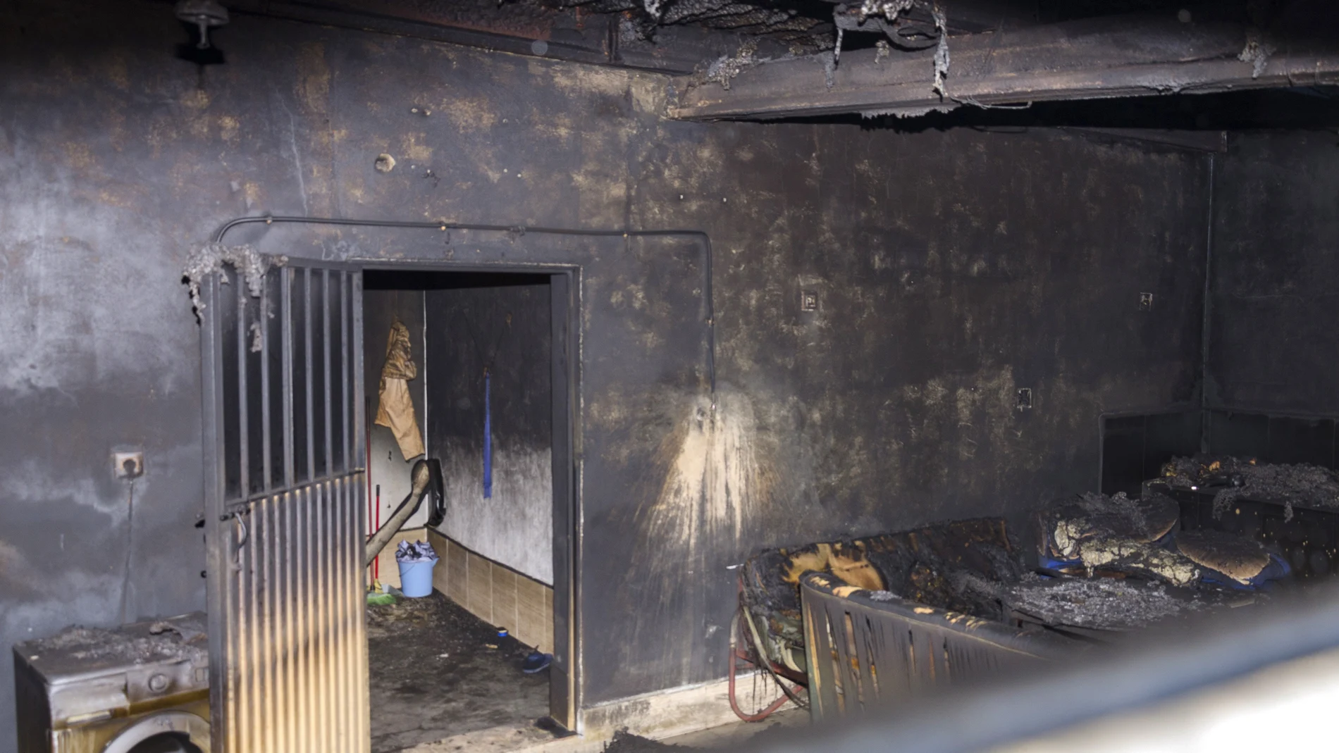Incendio en el garaje en el que vivían los temporeros inmigrantes