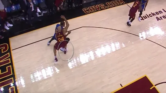 Richard Jefferson comete falta sobre Kevin Durant Richard Jefferson comete falta sobre Kevin Durant