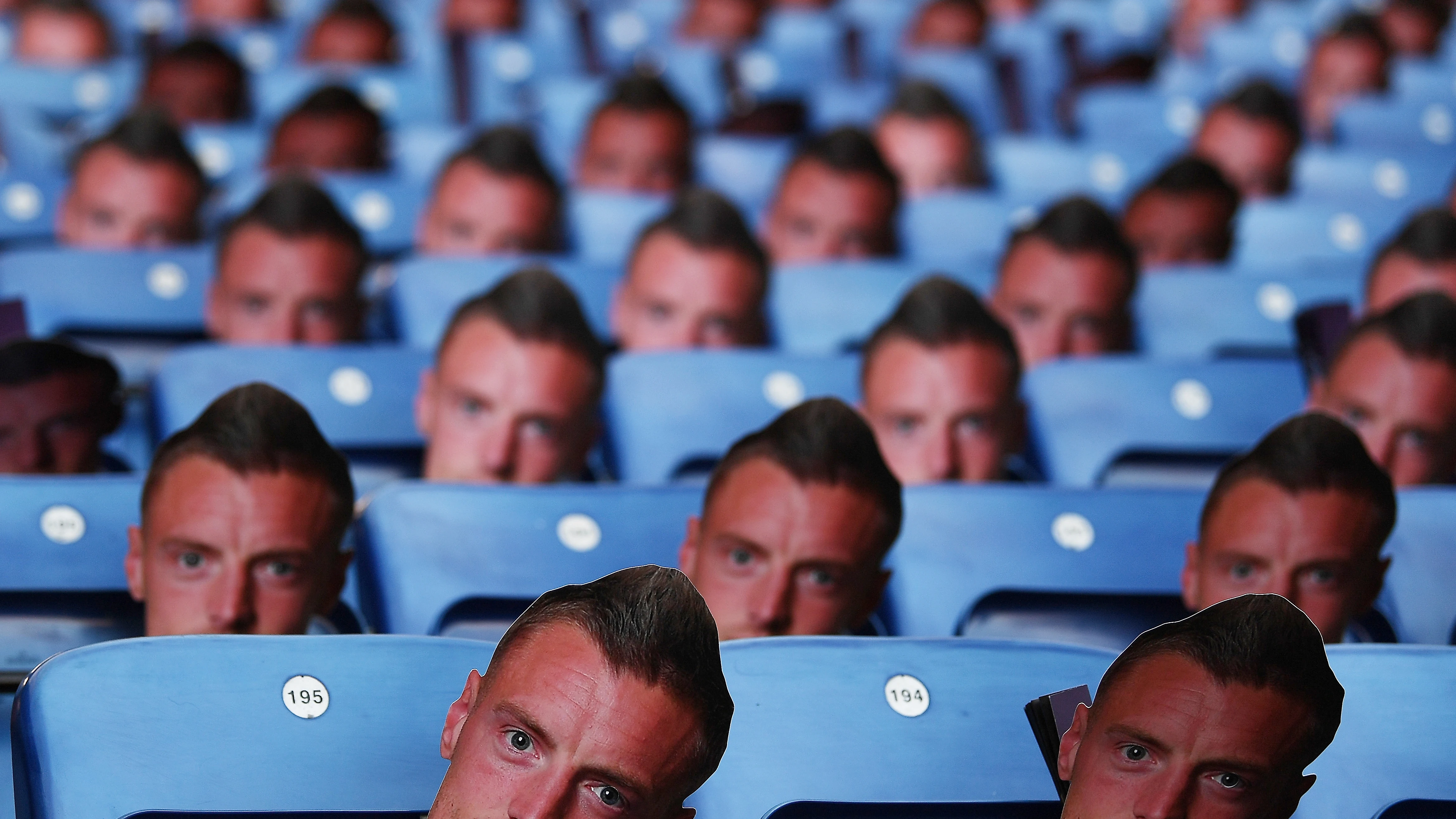 30.000 Vardys llenan el estadio del Leicester en protesta de la sanci&oacute;n a su delantero