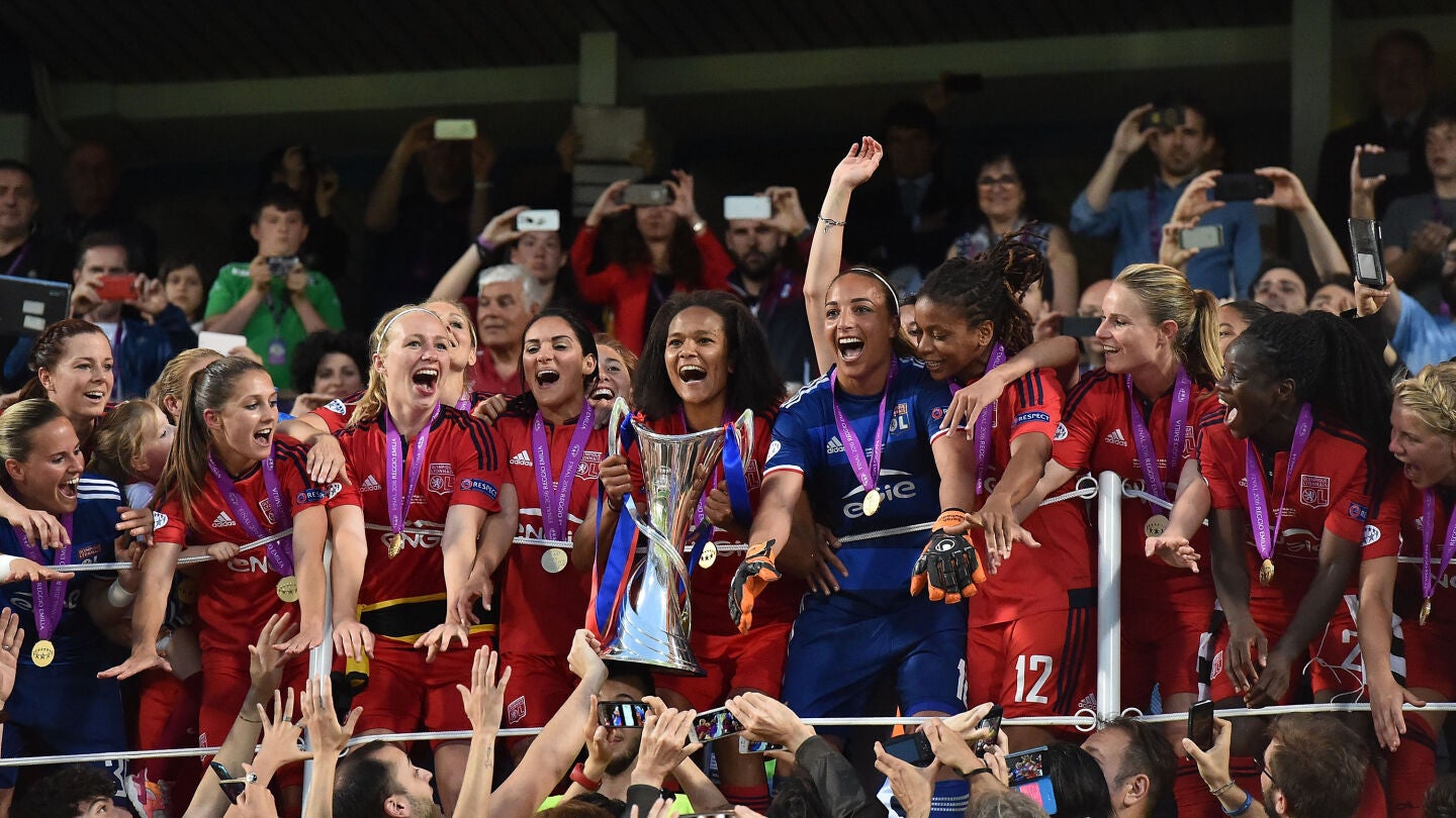 El Olympique de Lyon, nombrado mejor equipo de f&uacute;tbol femenino del 2016 por la IFFHS