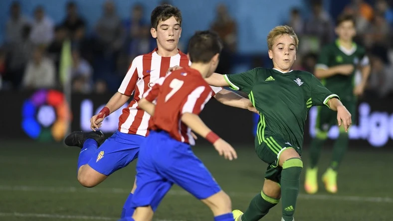 Un momento del partido entre Betis y Sporting