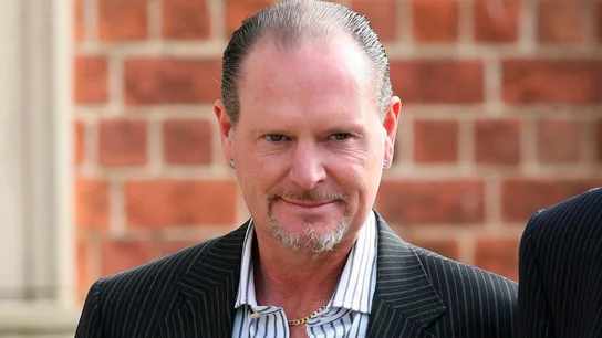 El exinternacional inglés Paul Gascoigne, tirado por una escalera por provocar una riña borracho El exinternacional inglés Paul Gascoigne, tirado por una escalera por provocar una riña borracho