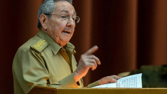 Castro encabeza la última sesión plenaria del año de la Asamblea Nacional de Cuba Castro encabeza la última sesión plenaria del año de la Asamblea Nacional de Cuba