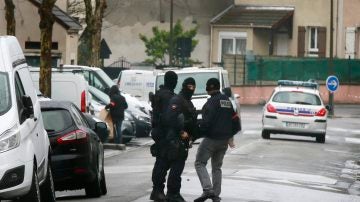 Imagen de archivo de agentes de Policía en Francia