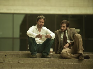 Jake Gyllenhaal y Denis Villeneuve durante el rodaje de Enemy. Jake Gyllenhaal y Denis Villeneuve durante el rodaje de Enemy.
