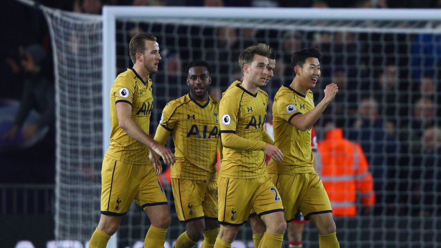 Los jugadores del Tottenham celebrando un gol 
