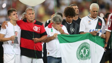 Homenaje a las víctimas del Chapecoense en Maracaná