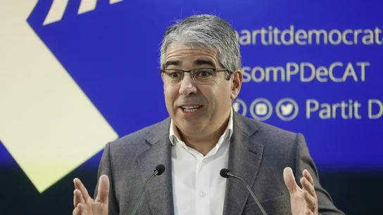 El portavoz del Partido Demócrata (PDeCAT), Francesc Homs, durante la rueda de prensa que ha ofrecido, en la sede del partido, para valorar el auto que ha dictado el Tribunal Supremo El portavoz del Partido Demócrata (PDeCAT), Francesc Homs, durante la rueda de prensa que ha ofrecido, en la sede del partido, para valorar el auto que ha dictado el Tribunal Supremo