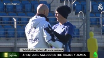 El abrazo entre Zidane y James