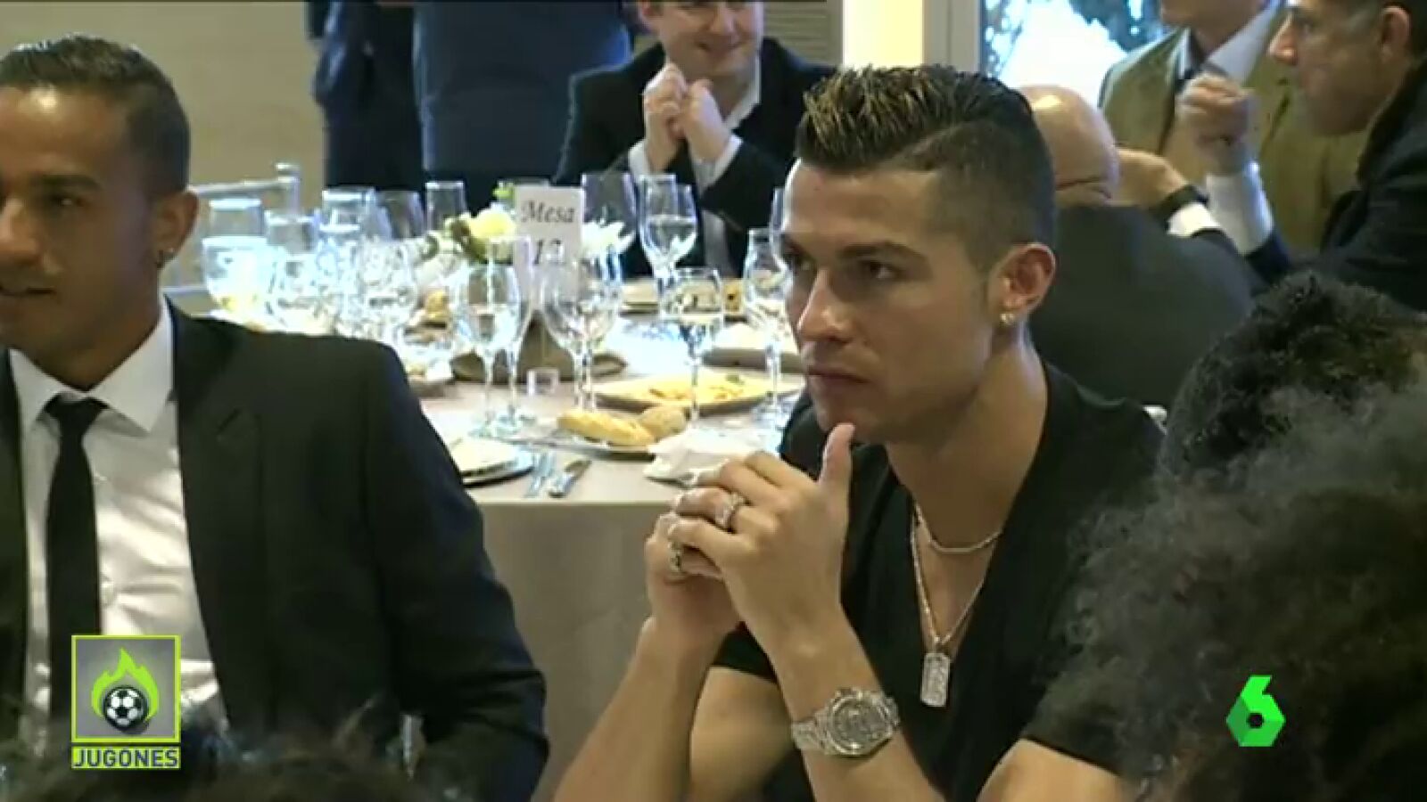 Frame 27.431046 de: CristianoNeymarL6D