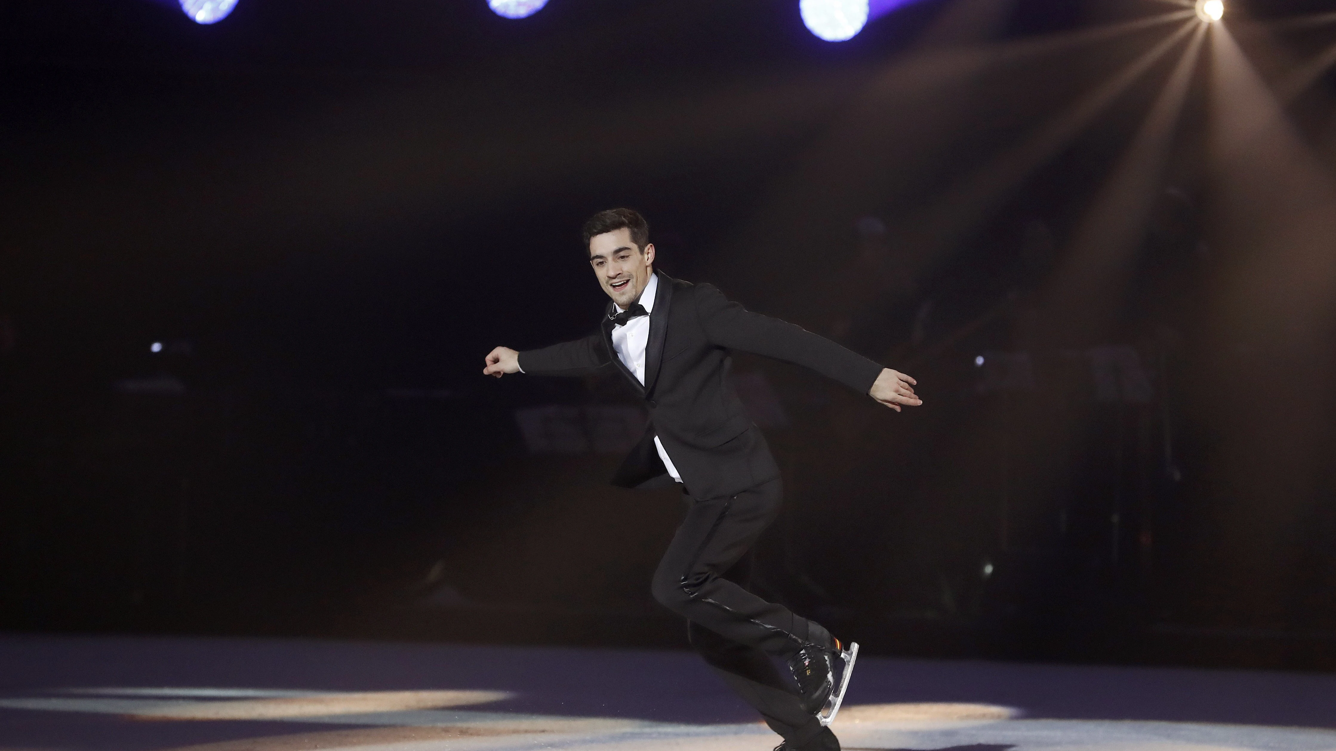 El espect&aacute;culo de Javier Fern&aacute;ndez alumbra Madrid por un 2017 con "m&aacute;s pistas de hielo"