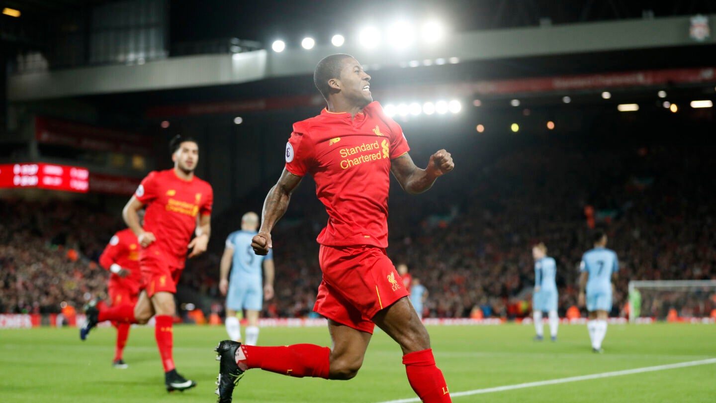 Wijnaldum celebra su gol contra el Manchester City