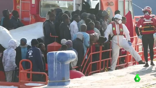 Frame 1.298733 de: patera Frame 1.298733 de: patera